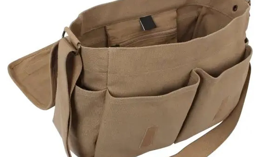 Sturdy cotton canvas tote bag from a tote bag manufacturer